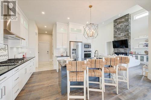 3410 Chocolate Lily Lane, Kelowna, BC - Indoor Photo Showing Kitchen With Upgraded Kitchen