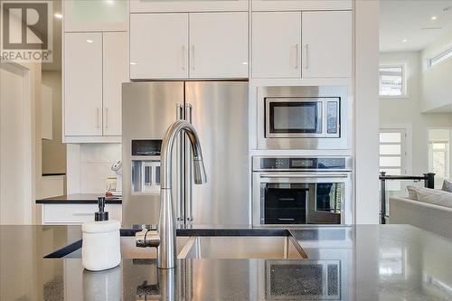 3410 Chocolate Lily Lane, Kelowna, BC - Indoor Photo Showing Kitchen With Upgraded Kitchen