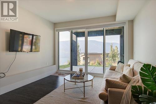 3410 Chocolate Lily Lane, Kelowna, BC - Indoor Photo Showing Living Room