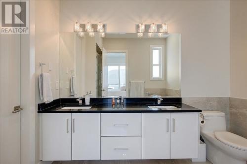 3410 Chocolate Lily Lane, Kelowna, BC - Indoor Photo Showing Bathroom