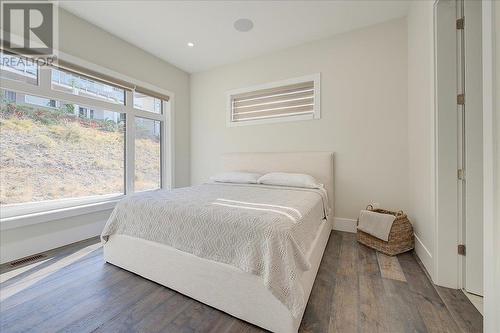 3410 Chocolate Lily Lane, Kelowna, BC - Indoor Photo Showing Bedroom