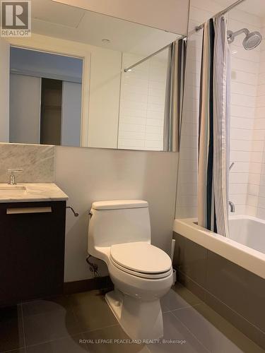 509 - 57 St Joseph Street, Toronto, ON - Indoor Photo Showing Bathroom