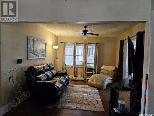 67 Betts Avenue, Yorkton, SK - Indoor Photo Showing Living Room