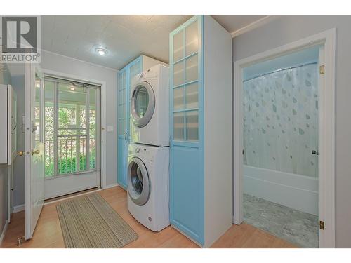 8 Old Town Road, Sicamous, BC - Indoor Photo Showing Laundry Room