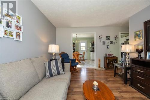 123738 Story Book Park Road, Meaford, ON - Indoor Photo Showing Living Room