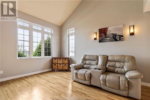 327 Hennessey Rd, Moncton, NB - Indoor Photo Showing Living Room