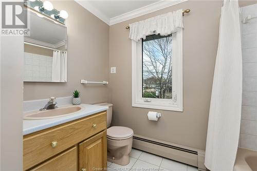 225 Bessborough Ave, Moncton, NB - Indoor Photo Showing Bathroom