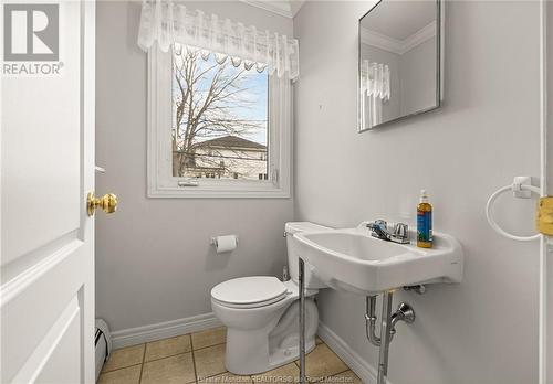 225 Bessborough Ave, Moncton, NB - Indoor Photo Showing Bathroom