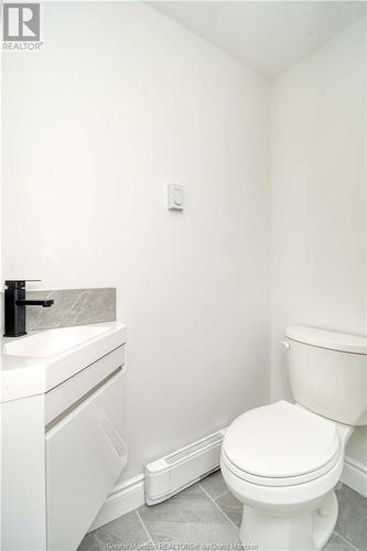 499 Front Mountain Rd, Moncton, NB - Indoor Photo Showing Bathroom