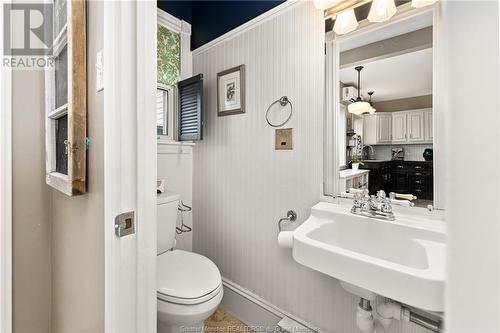215 Highfield St, Moncton, NB - Indoor Photo Showing Bathroom