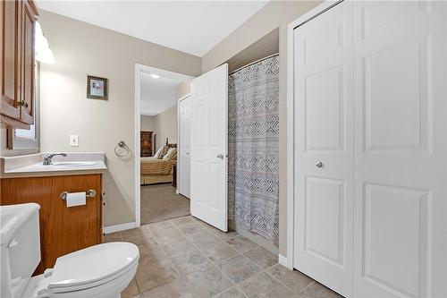 25 Kitty Murray Lane|Unit #6, Ancaster, ON - Indoor Photo Showing Bathroom