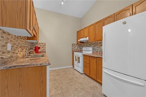 25 Kitty Murray Lane|Unit #6, Ancaster, ON - Indoor Photo Showing Kitchen