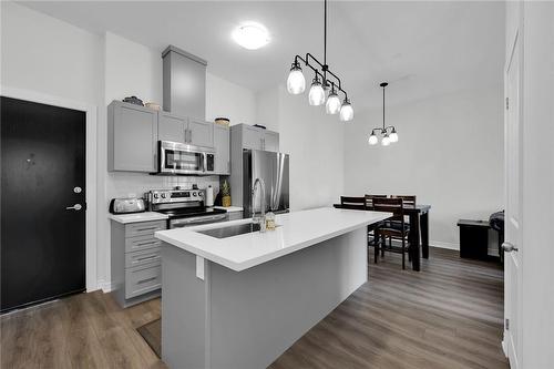2750 King Street E|Unit #106, Hamilton, ON - Indoor Photo Showing Kitchen With Upgraded Kitchen