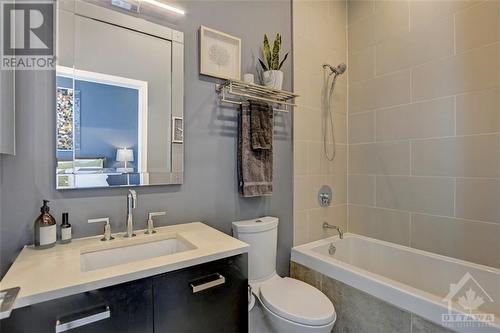 224 Lyon Street N Unit#1702, Ottawa, ON - Indoor Photo Showing Bathroom