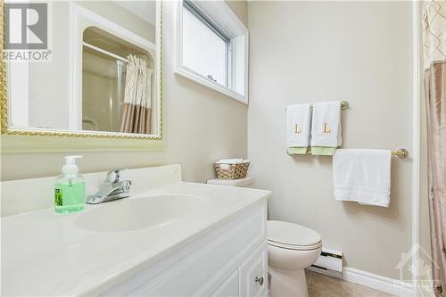852 Bayview Drive, Ottawa, ON - Indoor Photo Showing Bathroom