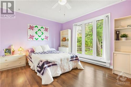 852 Bayview Drive, Ottawa, ON - Indoor Photo Showing Bedroom