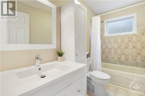 852 Bayview Drive, Ottawa, ON - Indoor Photo Showing Bathroom