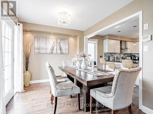 32 - 7 Sirente Drive E, Hamilton, ON - Indoor Photo Showing Dining Room