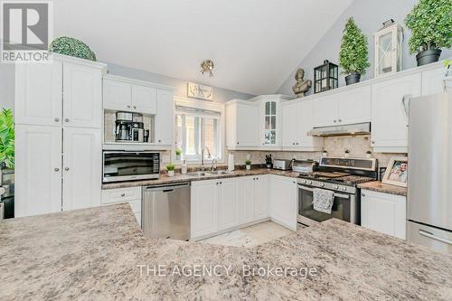 148 Mcnichol Drive, Cambridge, ON - Indoor Photo Showing Kitchen With Double Sink