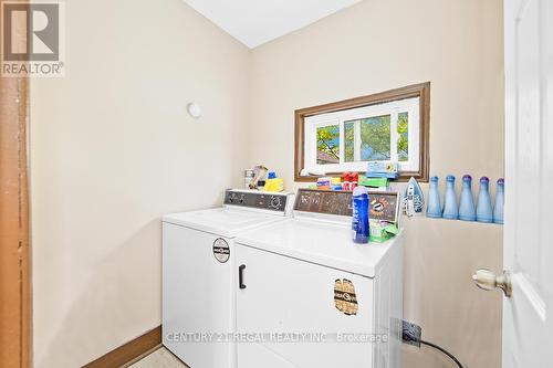 141 Perry Street, Whitby, ON - Indoor Photo Showing Laundry Room