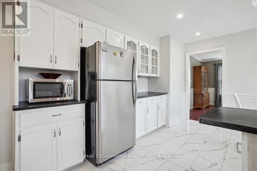 25 Orchard Parkway, Grimsby, ON - Indoor Photo Showing Kitchen