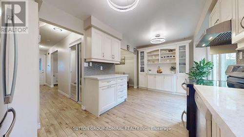 6 Rejane Crescent, Vaughan, ON - Indoor Photo Showing Kitchen