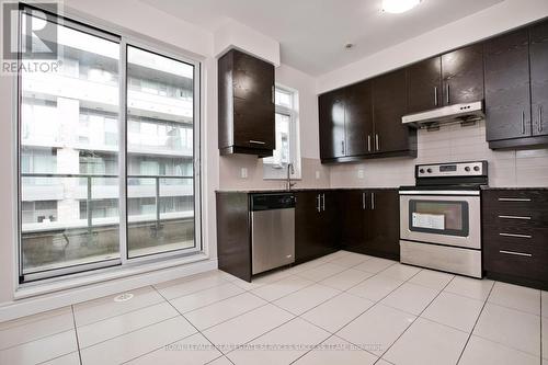 321 South Park Road, Markham, ON - Indoor Photo Showing Kitchen With Upgraded Kitchen