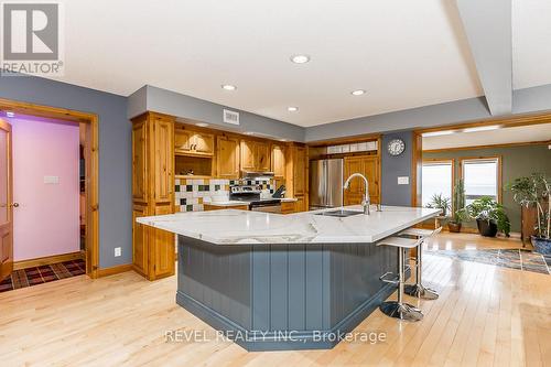 8 Willow Drive, Tiny, ON - Indoor Photo Showing Kitchen With Upgraded Kitchen