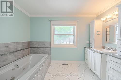 18 Florence Park Road, Barrie, ON - Indoor Photo Showing Bathroom