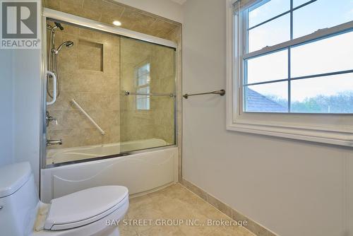 2036 Grand Boulevard, Oakville, ON - Indoor Photo Showing Bathroom