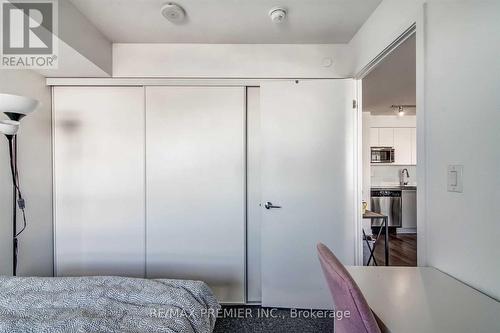922 - 160 Flemington Road, Toronto, ON - Indoor Photo Showing Bedroom