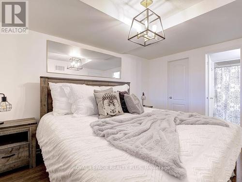 520 - 142 Widdicombe Hill Boulevard N, Toronto, ON - Indoor Photo Showing Bedroom