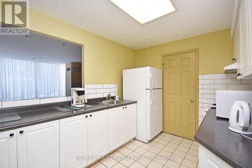 1205 - 24 Hanover Road, Brampton, ON - Indoor Photo Showing Kitchen With Double Sink