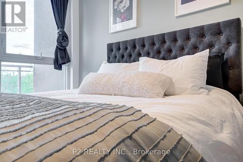 309C - 5260 Dundas Street, Burlington, ON - Indoor Photo Showing Bedroom
