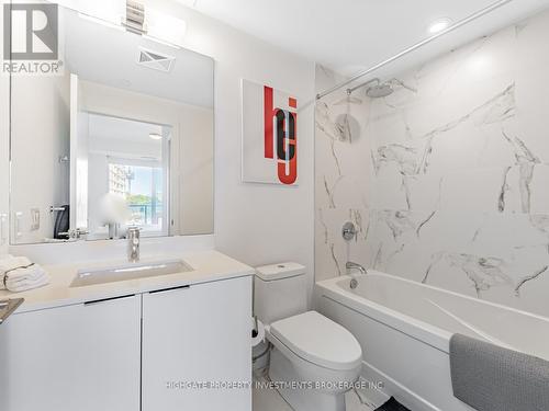 N437 - 7 Golden Lion Heights, Toronto, ON - Indoor Photo Showing Bathroom