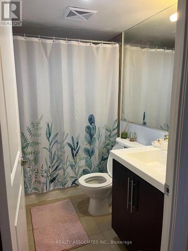 1225 - 500 Doris Avenue, Toronto, ON - Indoor Photo Showing Bathroom