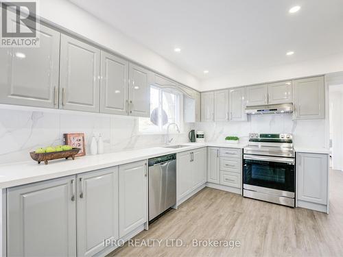 327 Coronation Drive, Toronto, ON - Indoor Photo Showing Kitchen With Upgraded Kitchen