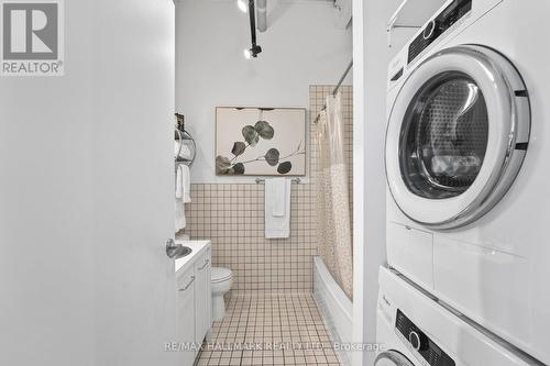 204 - 326 Carlaw Avenue, Toronto, ON - Indoor Photo Showing Laundry Room