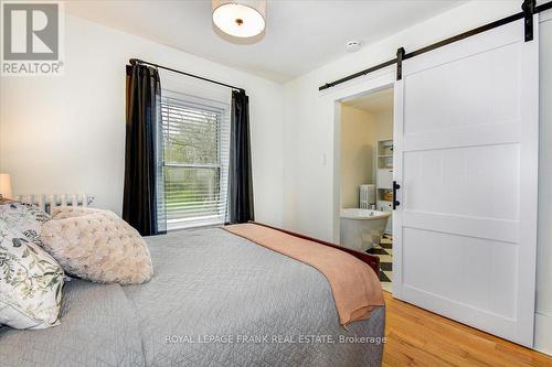 136 Lock Street, Peterborough, ON - Indoor Photo Showing Bedroom