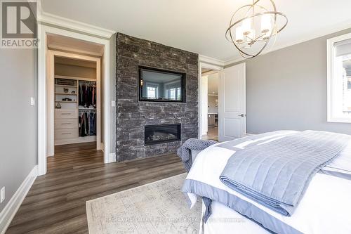 121 Gilson Street, Kawartha Lakes, ON - Indoor Photo Showing Bathroom