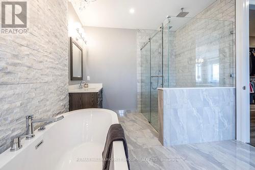 121 Gilson Street, Kawartha Lakes, ON - Indoor Photo Showing Bathroom