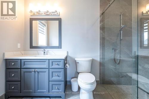 121 Gilson Street, Kawartha Lakes, ON - Indoor Photo Showing Bathroom