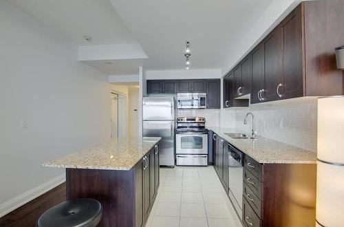 1940 Ironstone Drive|Unit #507, Burlington, ON - Indoor Photo Showing Kitchen With Double Sink With Upgraded Kitchen