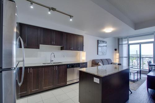 1940 Ironstone Drive|Unit #507, Burlington, ON - Indoor Photo Showing Kitchen With Double Sink