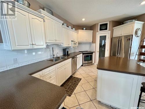 41 Willow Crescent, Yorkton, SK - Indoor Photo Showing Kitchen With Stainless Steel Kitchen With Double Sink