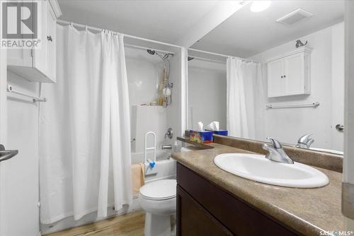 215 2351 Windsor Park Road, Regina, SK - Indoor Photo Showing Bathroom