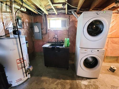 409 Smith St, Iroquois Falls, ON - Indoor Photo Showing Laundry Room