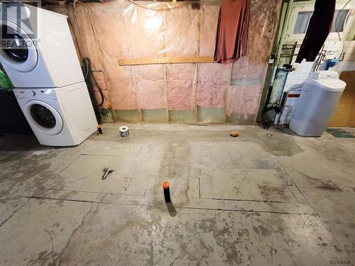 409 Smith St, Iroquois Falls, ON - Indoor Photo Showing Laundry Room