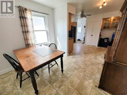 409 Smith St, Iroquois Falls, ON - Indoor Photo Showing Dining Room