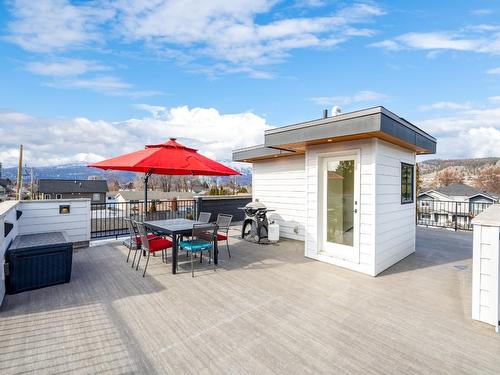 2-1053 Martin Avenue, Kelowna, BC - Outdoor With Deck Patio Veranda